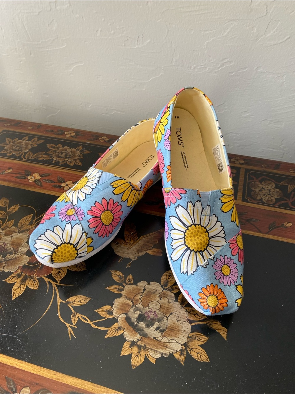 TOMS Blue Floral Daisy Slip-On Flats